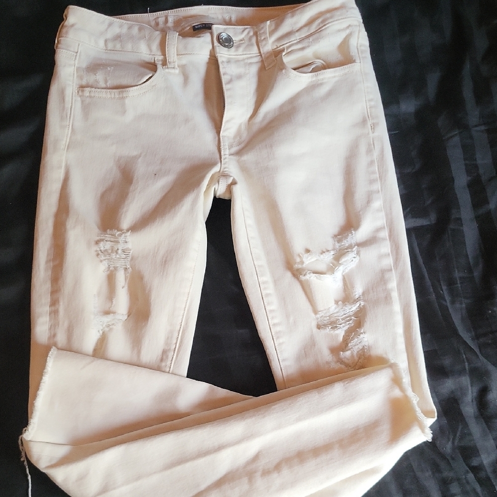 Chic Cream Ripped Jeans